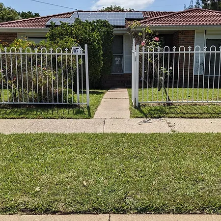 Bidwill Gardens - 2 Rooms A Private Room With A King-Size Bed Or Open Lounge Room Floor Mattress Shared Bathroom Free Kitchen Essentials Free Laundry Facilities Fast Nbn Wifi Hdtv Netflix, Youtube, Kayo Meal And Transport Service Available-2